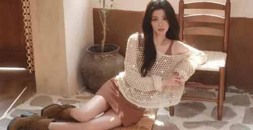 8岁男孩爬山发现问荆草